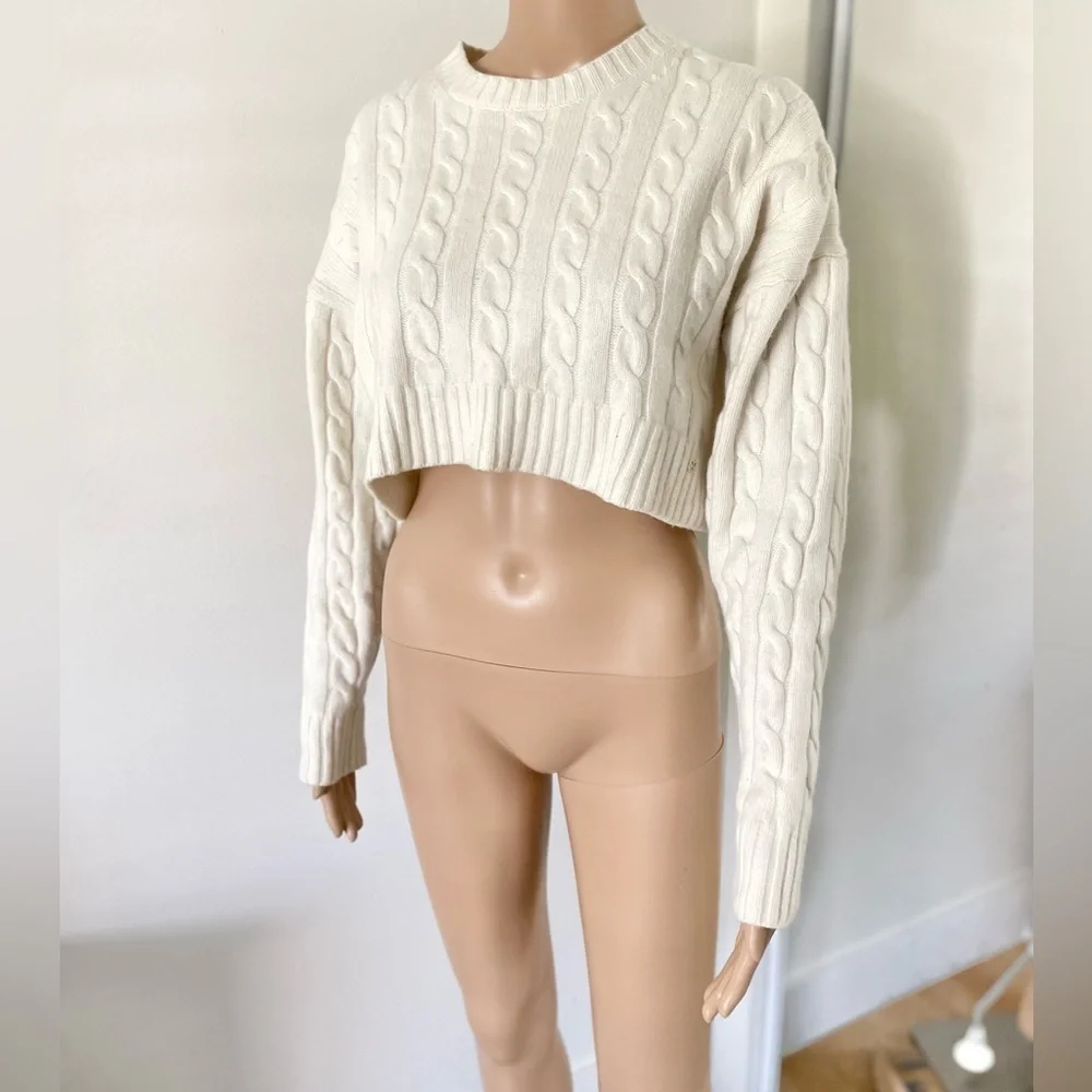 Aritzia Sunday Best Cropped Cable Knit Sweater Oversized Could fit XS to S